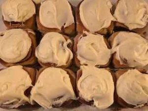 HOMEMADE CINNAMON BUN
