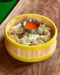 Veg Momos (8 pcs)