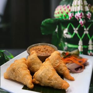 Masaman Puff (4 pcs)